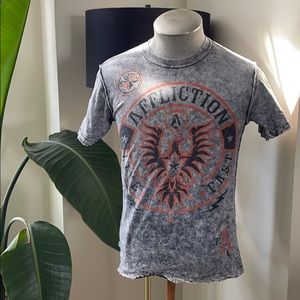 Reversible Affliction tee.